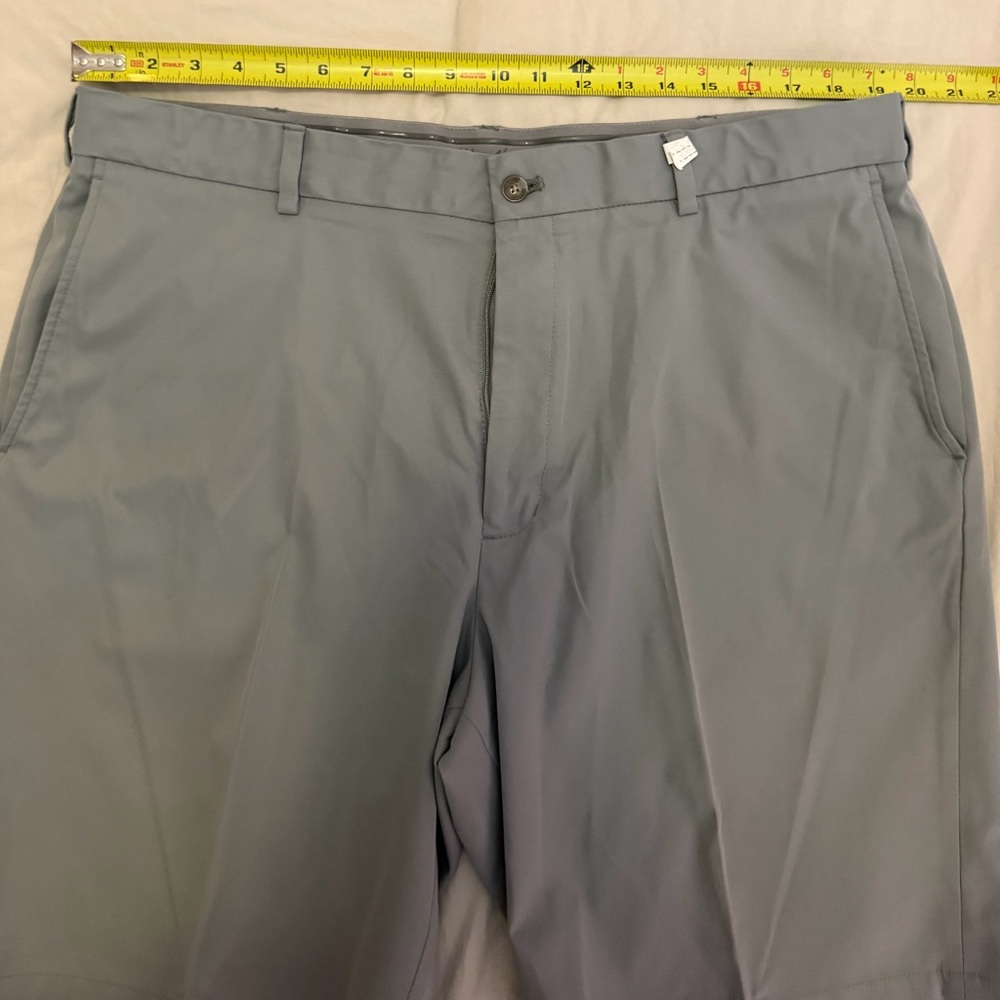 Walter Hagen Men's Flat Front Gray Shorts